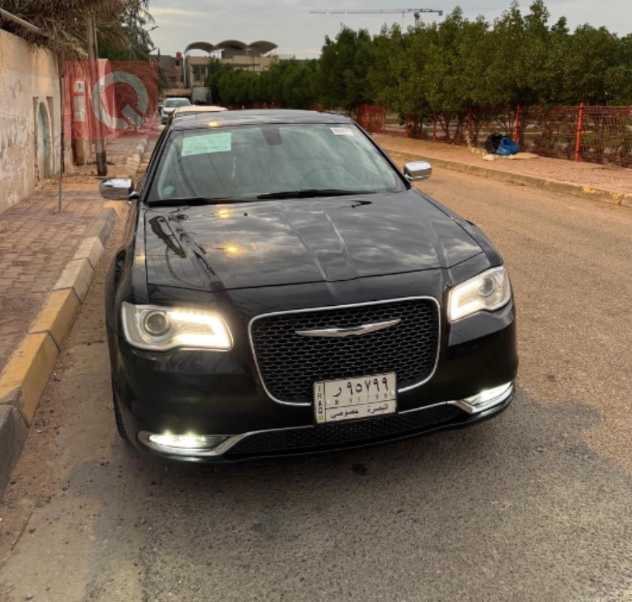 کرایسلەر 300